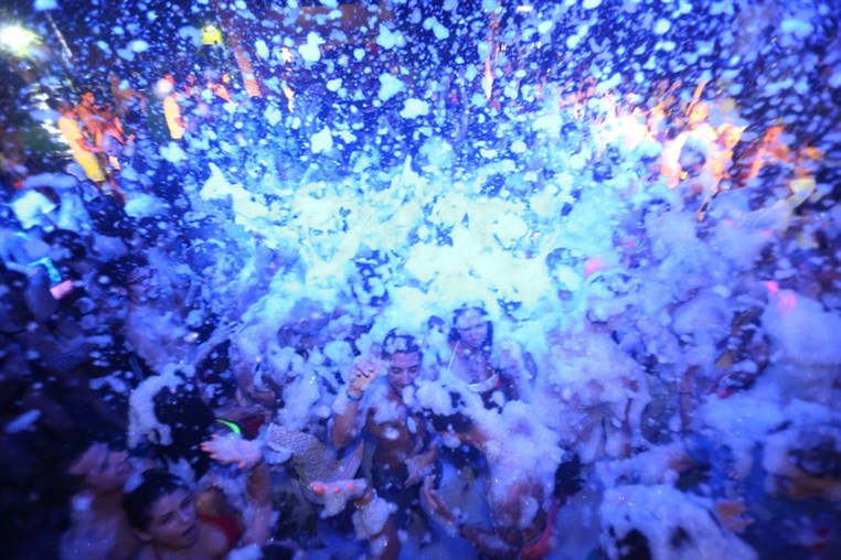 Lebanon Largest FOAM Party 3 (3)